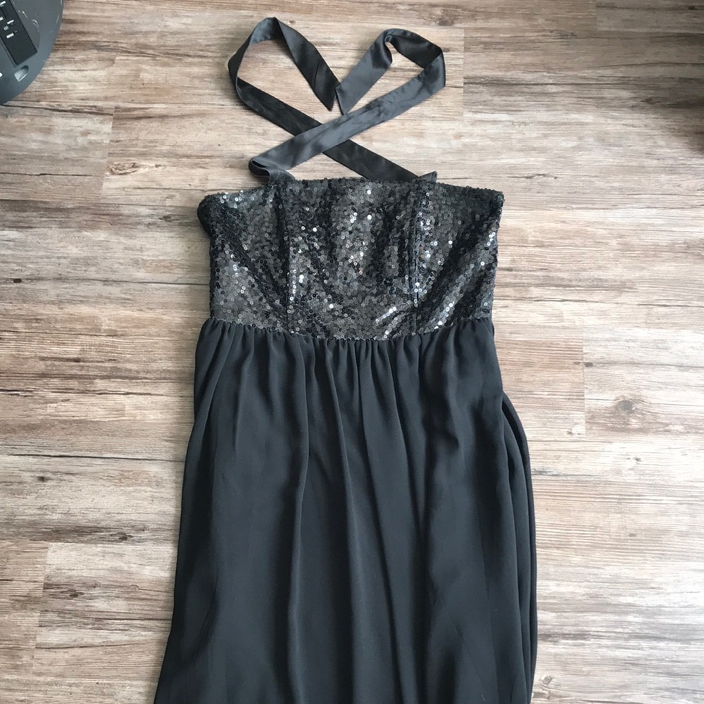 👏 MUST GO Target Limited Black Halter